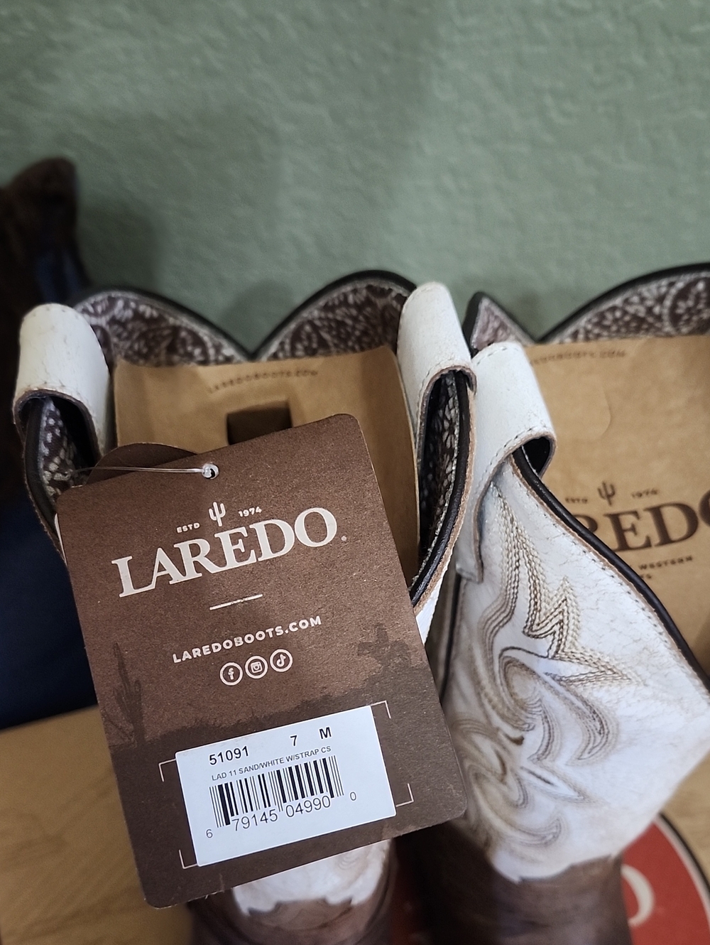 Laredo Women's Sand/White W/Straps Western Cowgirl Boots Sz 7M New In Box - Picture 10 of 10